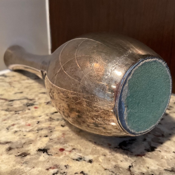 Vintage Weighted Silver-Plated Metal 7” Bud Vase - Made in Hong Kong - Picture 6 of 12